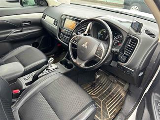 2013 Mitsubishi Outlander - Thumbnail