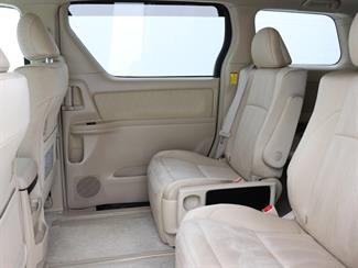 2014 Toyota Alphard - Thumbnail