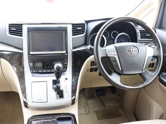 2014 Toyota Alphard - Thumbnail