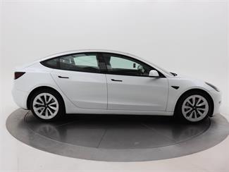 2021 Tesla Model 3 - Thumbnail