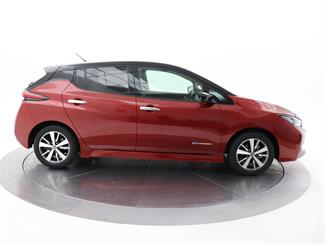 2019 Nissan Leaf - Thumbnail