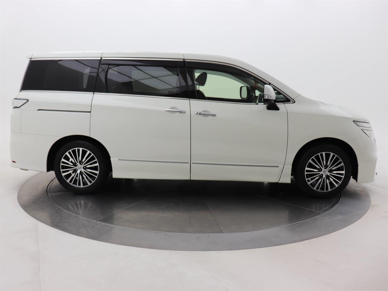 2017 Nissan Elgrand