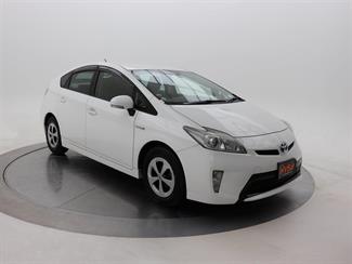 2012 Toyota Prius - Thumbnail