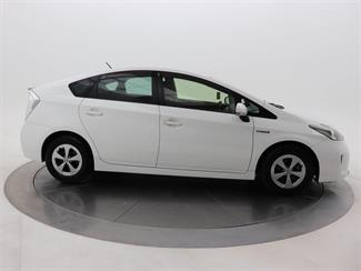 2012 Toyota Prius - Thumbnail