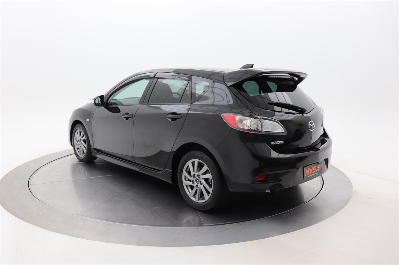 2013 Mazda Axela