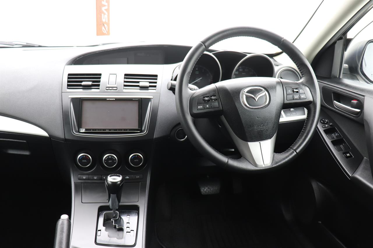 2013 Mazda Axela