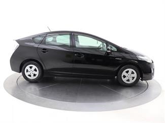 2011 Toyota Prius - Thumbnail