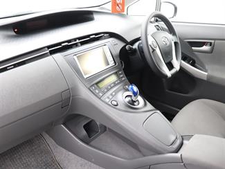 2011 Toyota Prius - Thumbnail