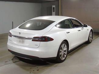 2016 Tesla Model S - Thumbnail