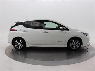 2019 Nissan Leaf - Thumbnail