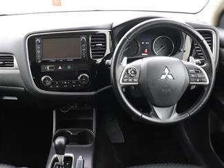 2012 Mitsubishi Outlander - Thumbnail