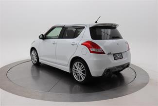 2015 Suzuki Swift - Thumbnail