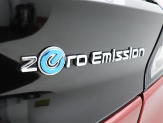 2019 Nissan Leaf - Thumbnail