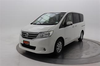 2013 Nissan Serena - Thumbnail