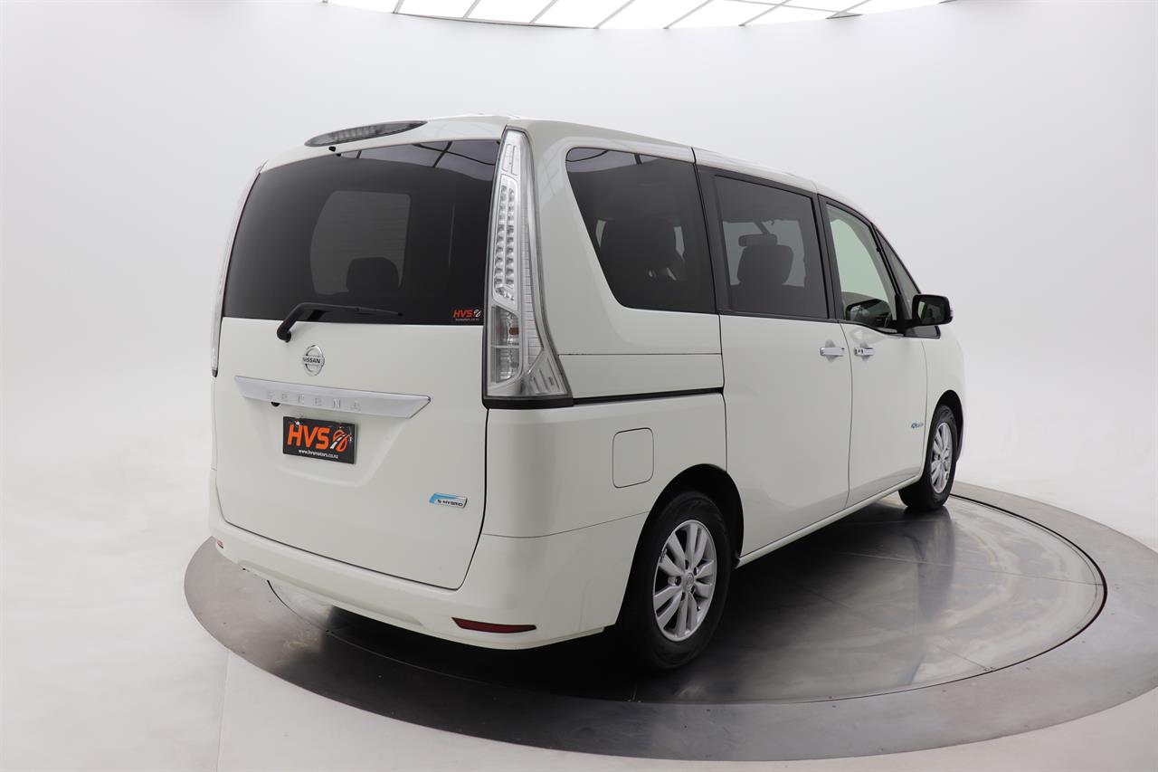 2013 Nissan Serena