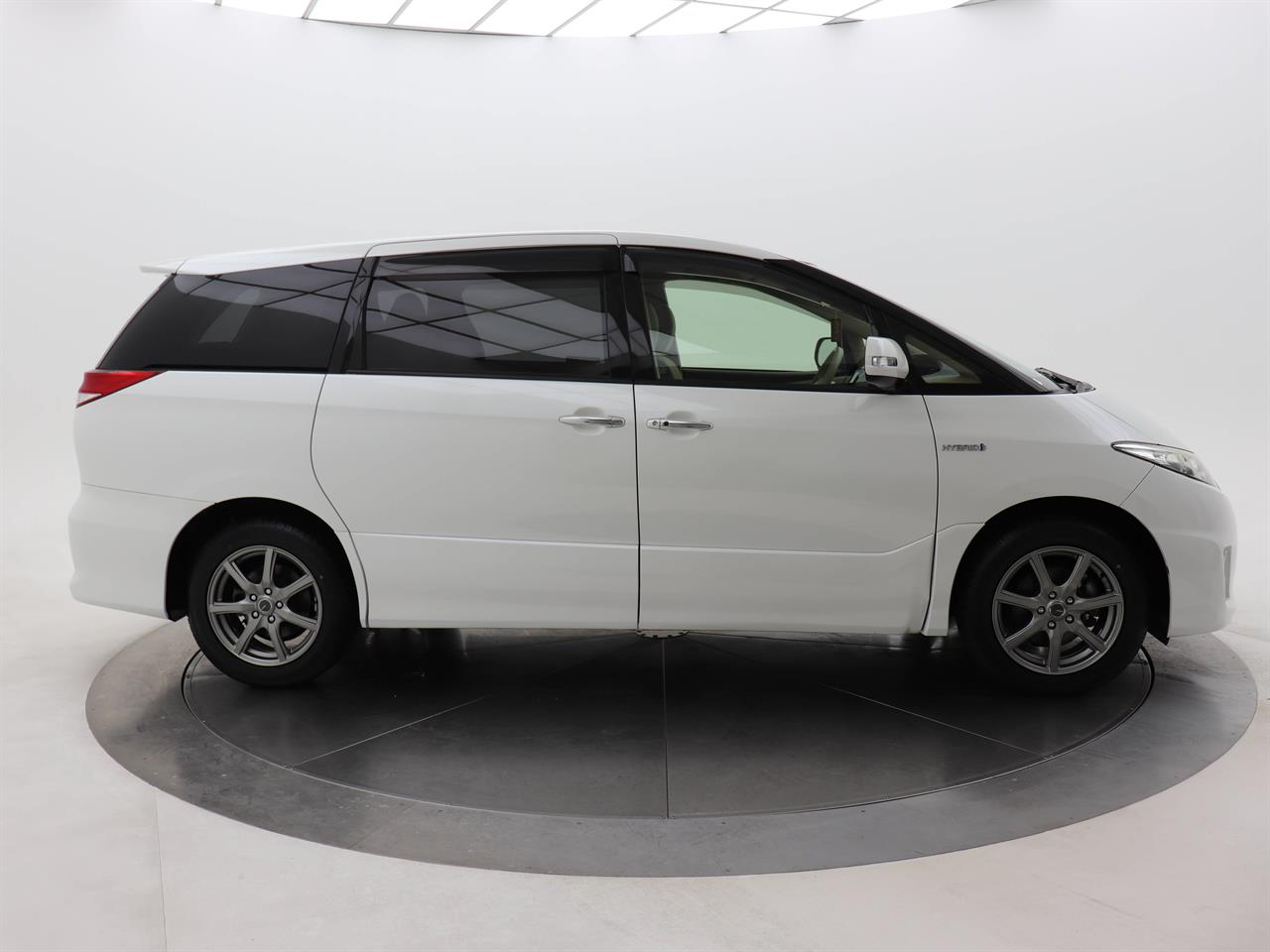 2014 Toyota Estima