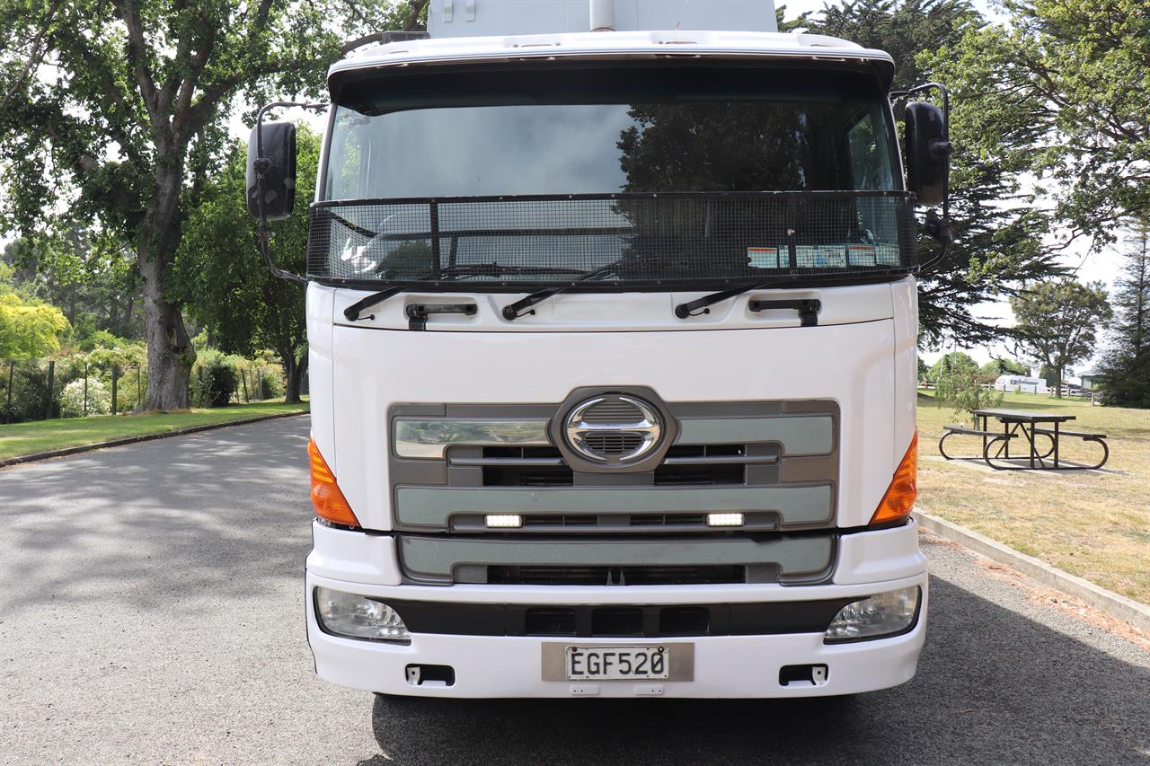 2007 Hino FS