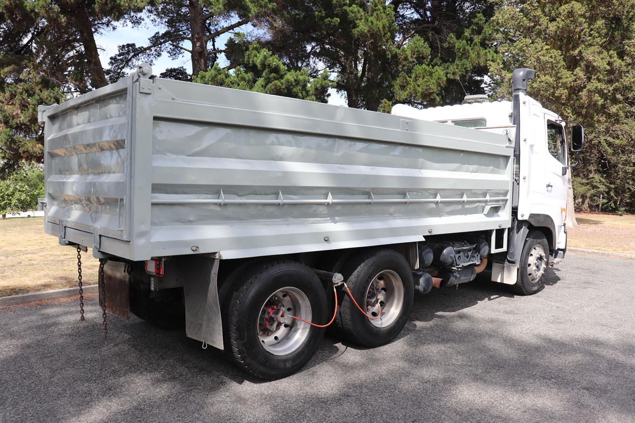 2007 Hino FS