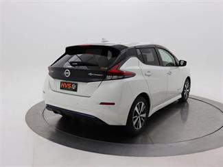 2020 Nissan Leaf - Thumbnail