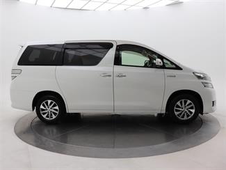 2013 Toyota Vellfire - Thumbnail