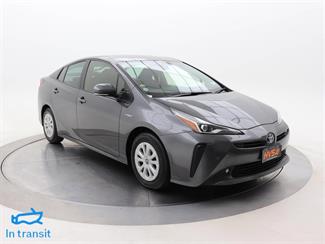 2019 Toyota Prius - Thumbnail