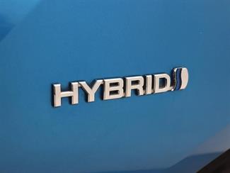 2019 Toyota Prius - Thumbnail