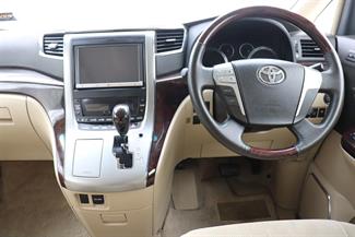 2012 Toyota Vellfire - Thumbnail