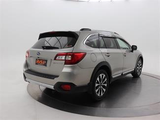 2015 Subaru Outback - Thumbnail