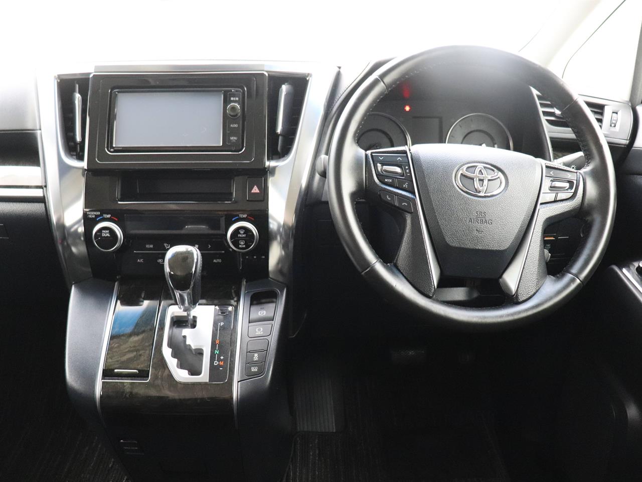 2015 Toyota Vellfire