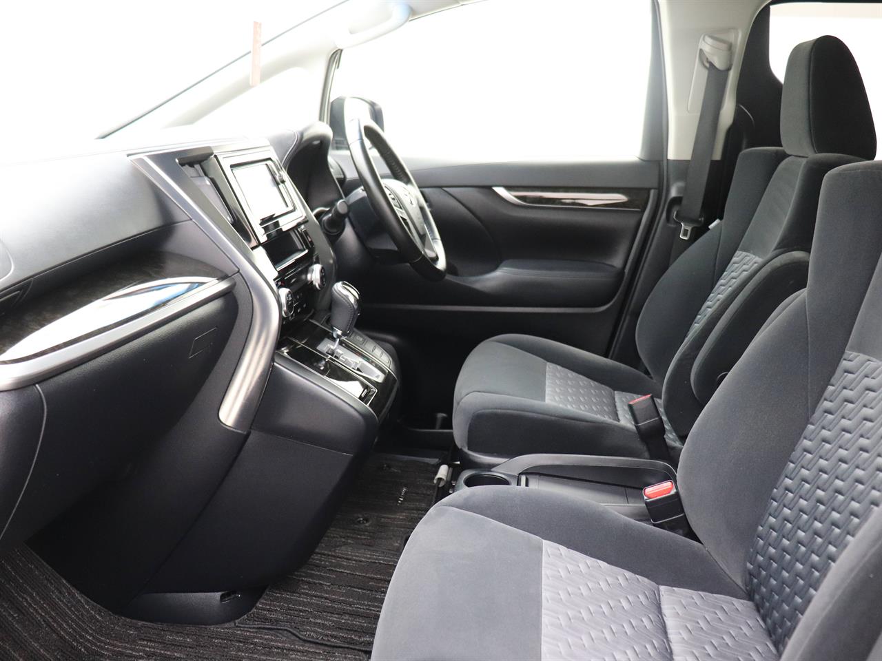 2015 Toyota Vellfire