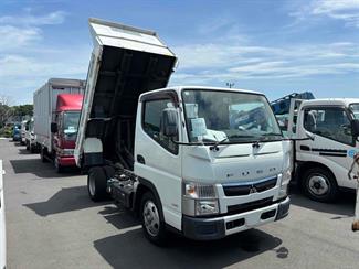 2017 Mitsubishi CANTER - Thumbnail