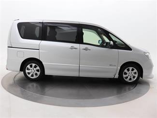 2013 Nissan Serena - Thumbnail