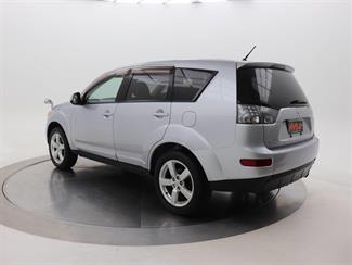 2007 Mitsubishi Outlander - Thumbnail