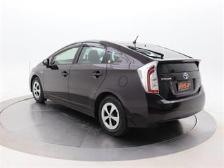 2014 Toyota Prius - Thumbnail