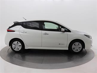 2019 Nissan Leaf - Thumbnail