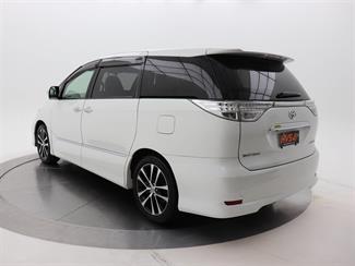 2015 Toyota Estima - Thumbnail