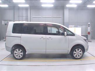 2007 Mitsubishi Delica - Thumbnail