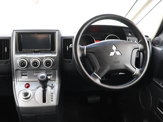 2007 Mitsubishi Delica - Thumbnail