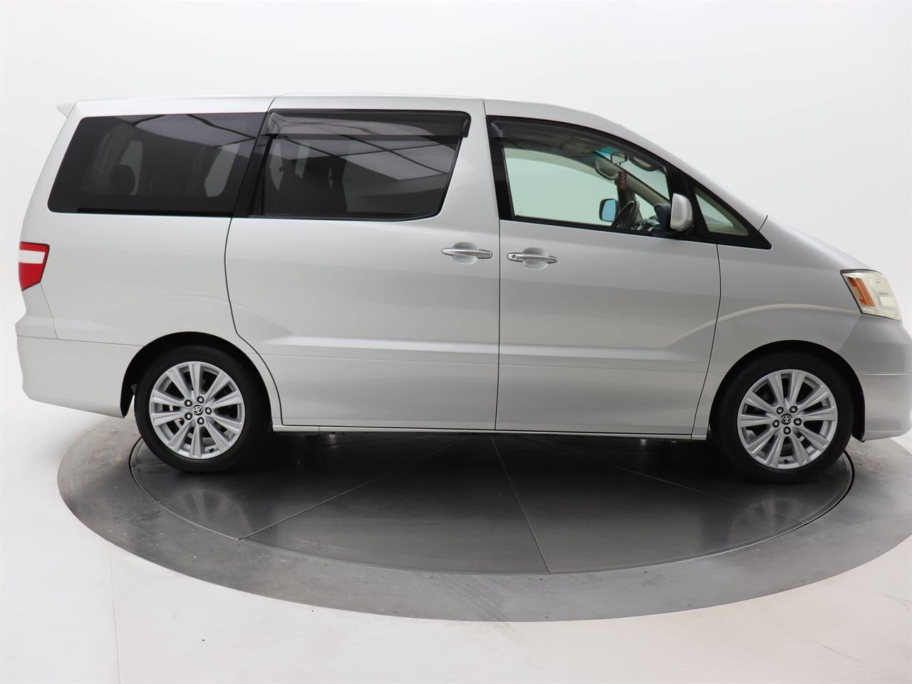 2003 Toyota Alphard