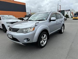 2006 Mitsubishi Outlander - Thumbnail