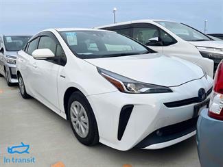 2019 Toyota Prius - Thumbnail