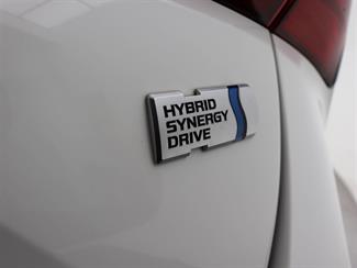 2019 Toyota Prius - Thumbnail