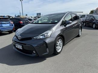 2017 Toyota Prius - Thumbnail