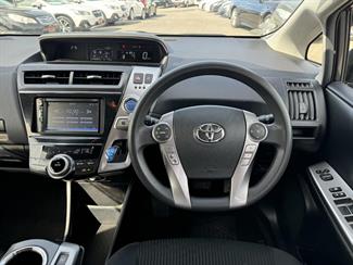 2017 Toyota Prius - Thumbnail