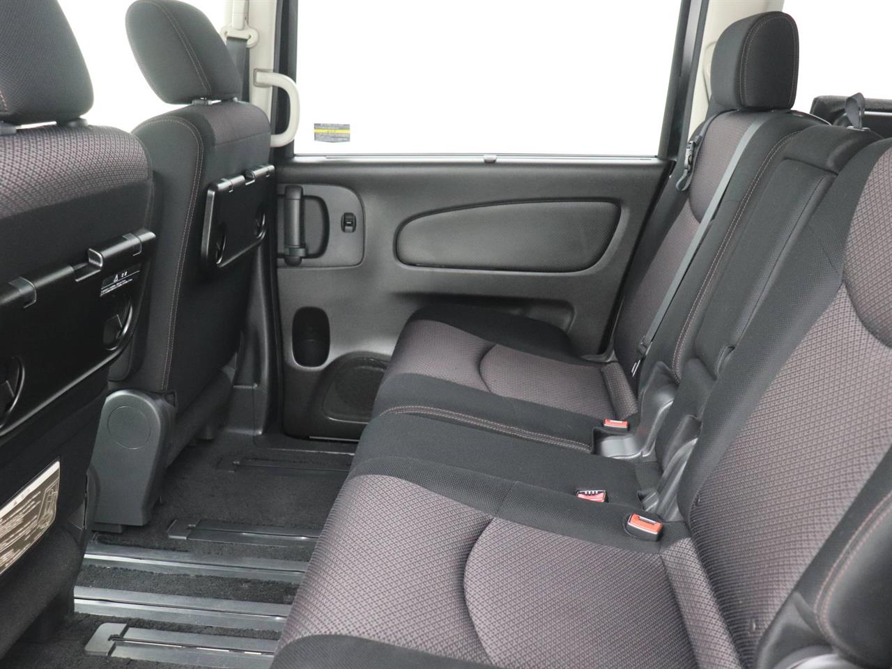 2013 Nissan Serena