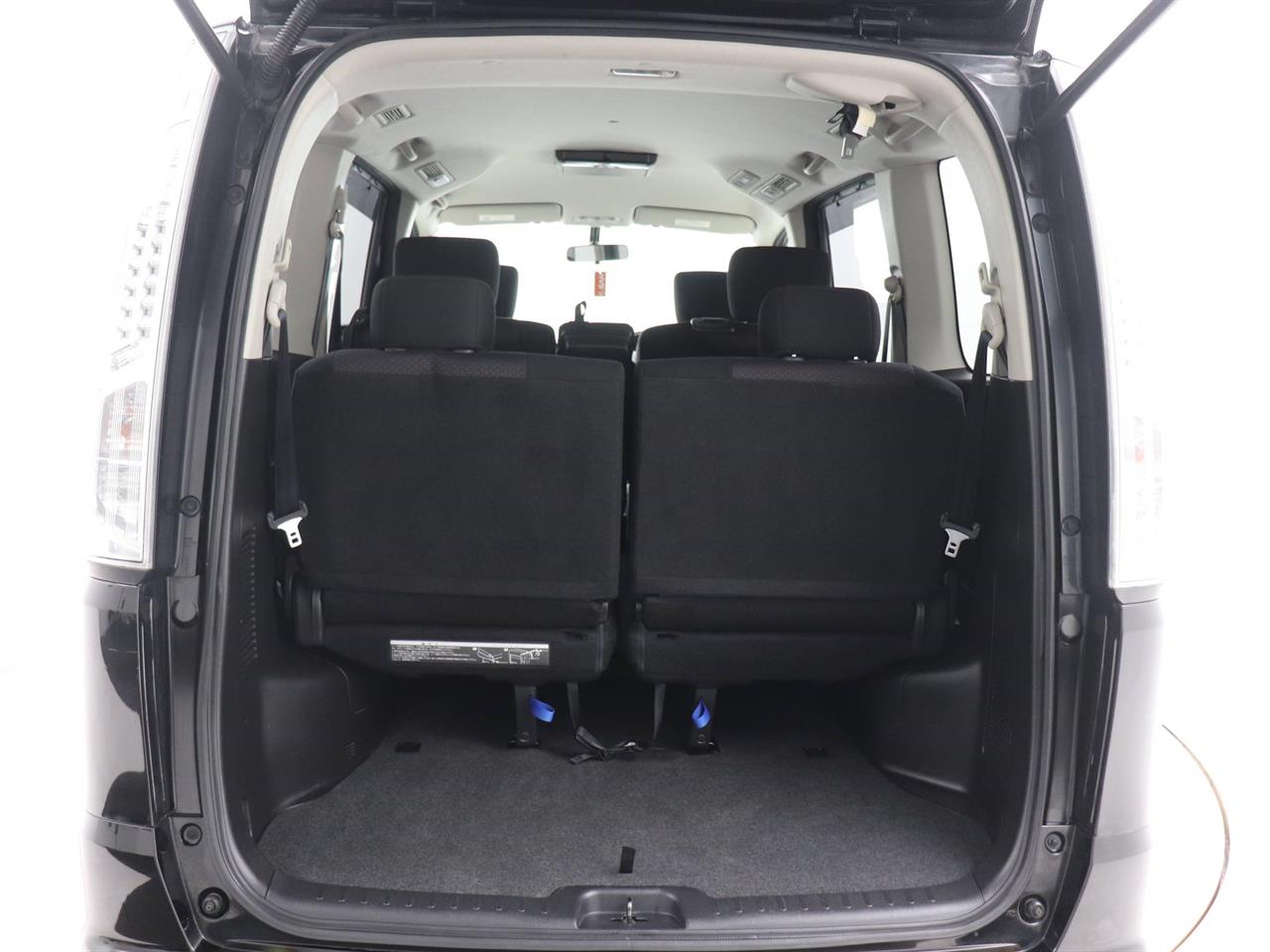 2013 Nissan Serena