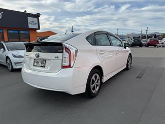 2013 Toyota Prius - Thumbnail