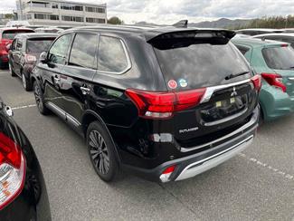 2019 Mitsubishi Outlander - Thumbnail