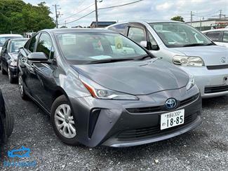 2022 Toyota Prius - Thumbnail