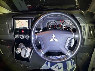 2015 Mitsubishi Delica - Thumbnail